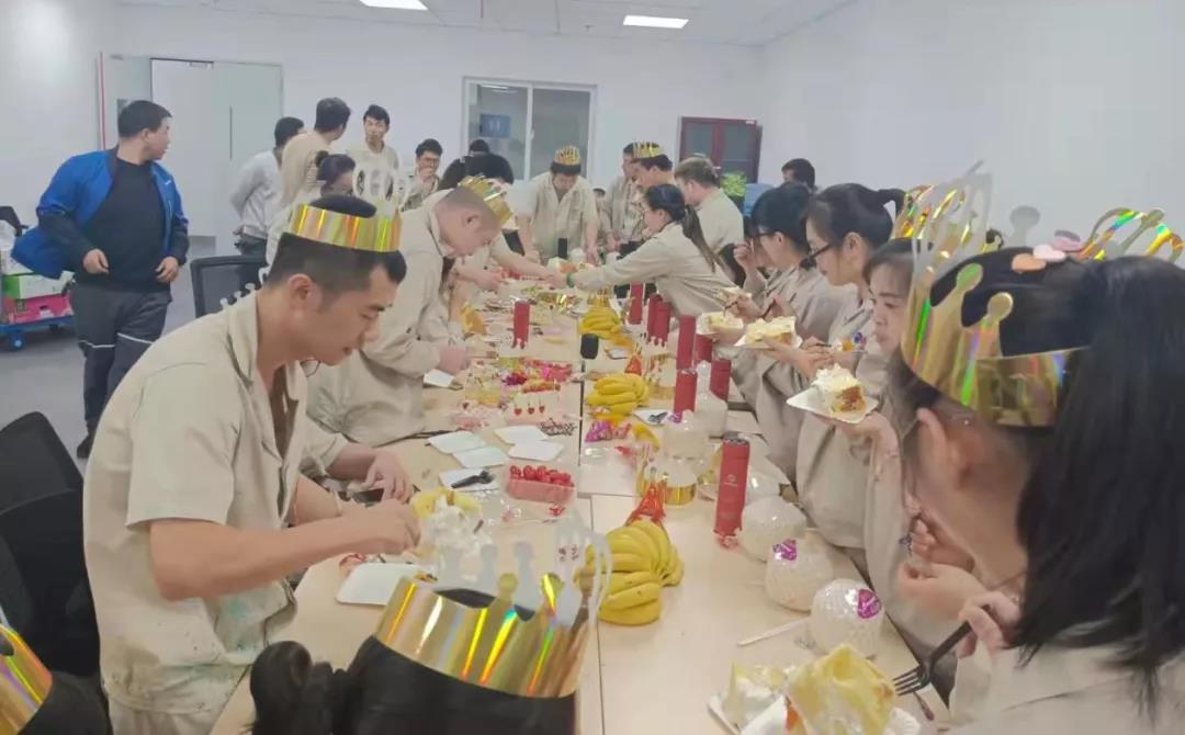 同聚暖心生日会，同享关怀传温情3.jpg